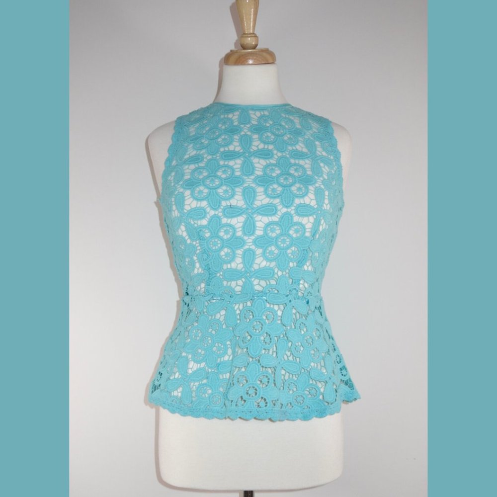 Turquoise back zip peplum tank, approx size 6